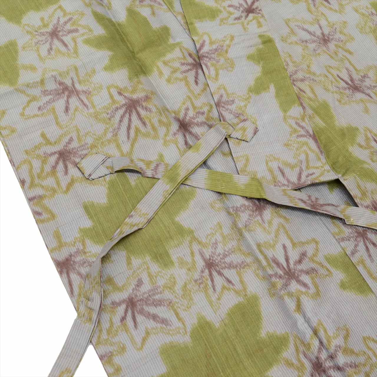 [Used] Silk travel coat, 93.0cm (36.6in) length, 66.8cm (26.3in) sleeve length, recycled kimono, ready-made, gray color, maple leaf pattern, unused, excellent condition, Tsumugi fabric, kimono collar, tt2418b 