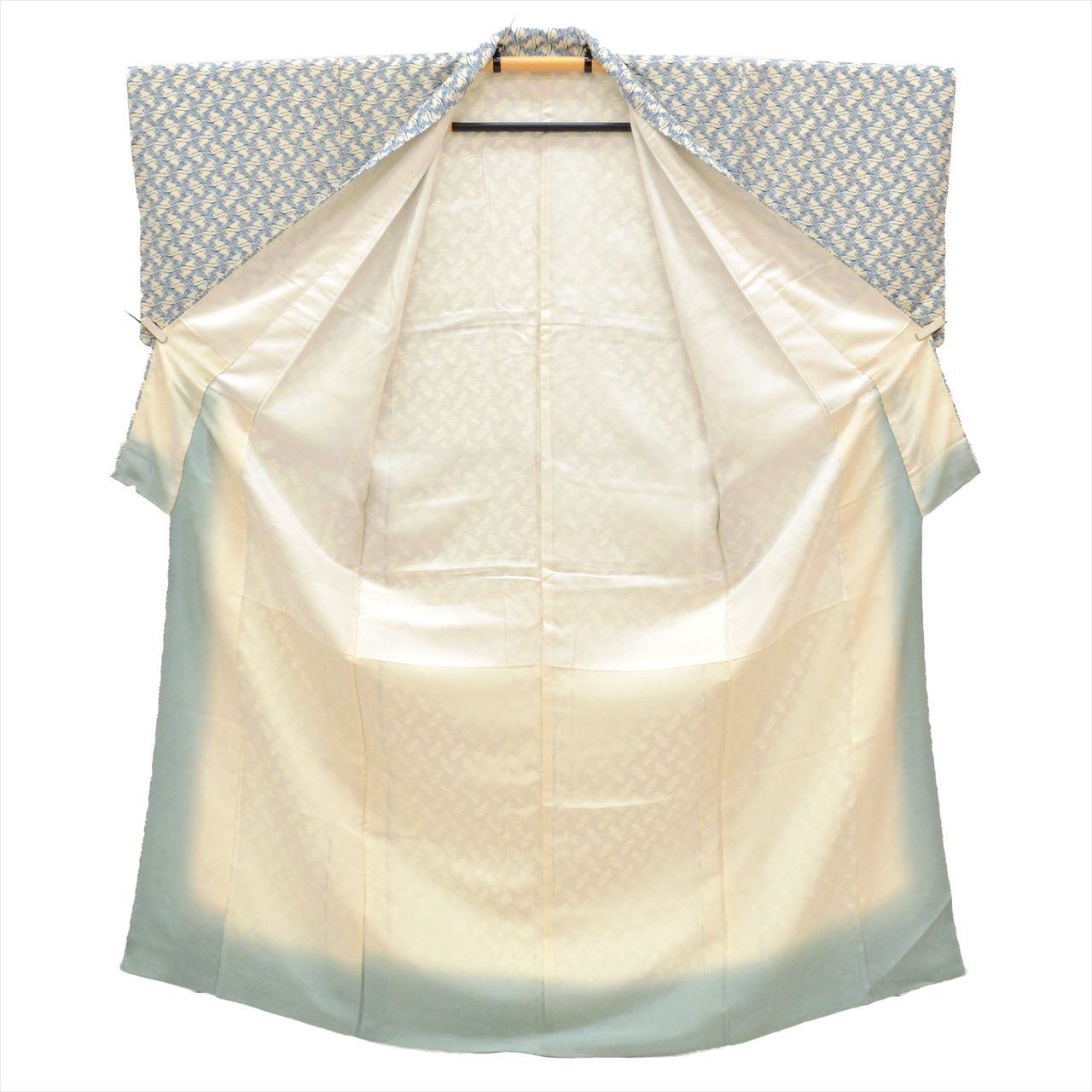 [Used] Komon (small patterned) recycled kimono, pure silk, lined, length 156.5cm (61.6in) (M), sleeve length 63.0cm (24.8in), white, crane pattern, crepe fabric, high quality, semi-formal, spring, summer, autumn, winter, ready-made. 