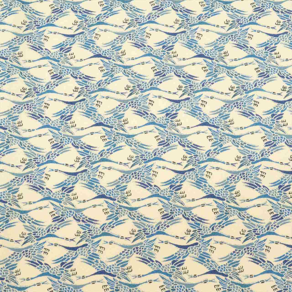 [Used] Komon (small patterned) recycled kimono, pure silk, lined, length 156.5cm (61.6in) (M), sleeve length 63.0cm (24.8in), white, crane pattern, crepe fabric, high quality, semi-formal, spring, summer, autumn, winter, ready-made. 