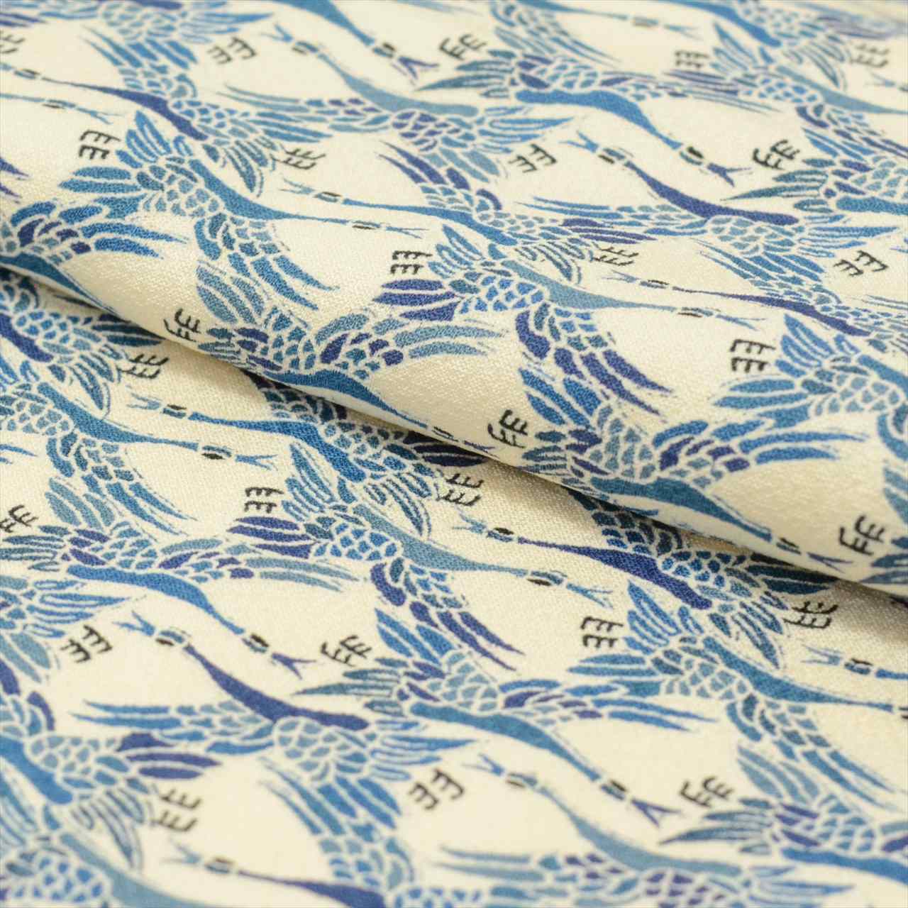 [Used] Komon (small patterned) recycled kimono, pure silk, lined, length 156.5cm (61.6in) (M), sleeve length 63.0cm (24.8in), white, crane pattern, crepe fabric, high quality, semi-formal, spring, summer, autumn, winter, ready-made. 