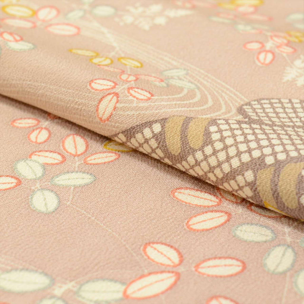 [Used] Komon (small patterned) recycled kimono, pure silk, lined, length 162.5cm (64.0in), size L, sleeve length 69.0cm (27.2in), brown tones, autumn flower pattern, crepe fabric, high quality, semi-formal, spring, summer, autumn, winter, ready-made. 