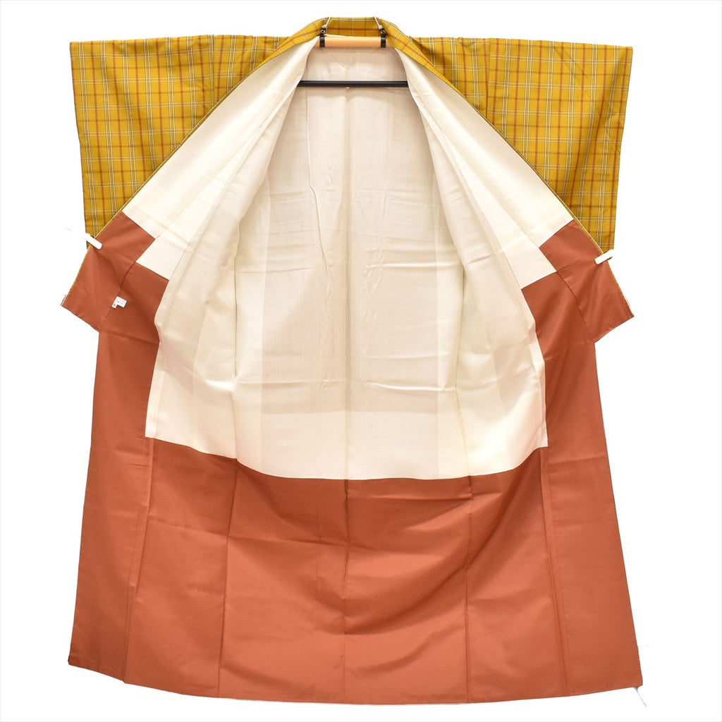 [Used] Authentic Kijōhachijō Silk Kimono, Lined, Length 157.0cm (61.8in) (Size M), Sleeve Length 63.8cm (25.1in), Ready-made, Recycled Kimono, with Certificate of Authenticity, Intangible Cultural Property, Kondō Den, Yellowish, Checkered Pattern, tt2623b 