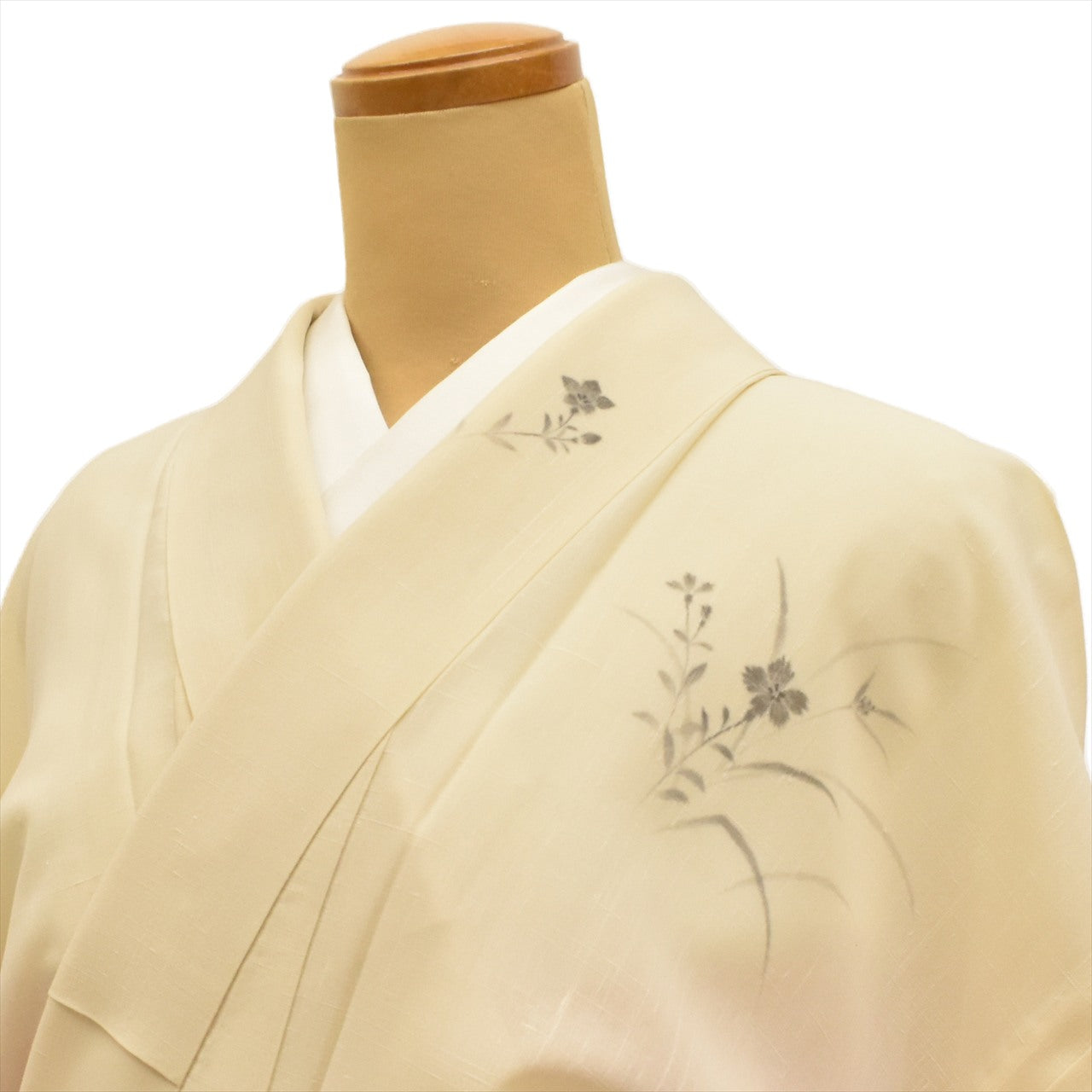 [Used] Yuki Tsumugi Kimono, Pure Silk, Recycled, Length 166.5cm (LL), Sleeve Length 67cm, Ready-made, Summer, White, Floral Pattern [Tsumugi, Tsumugi Kimono, Recycled Tsumugi, Pure Silk, Lined, Tsumugi, Reuse, Vintage, Outlet, Free Shipping] tt2644b 