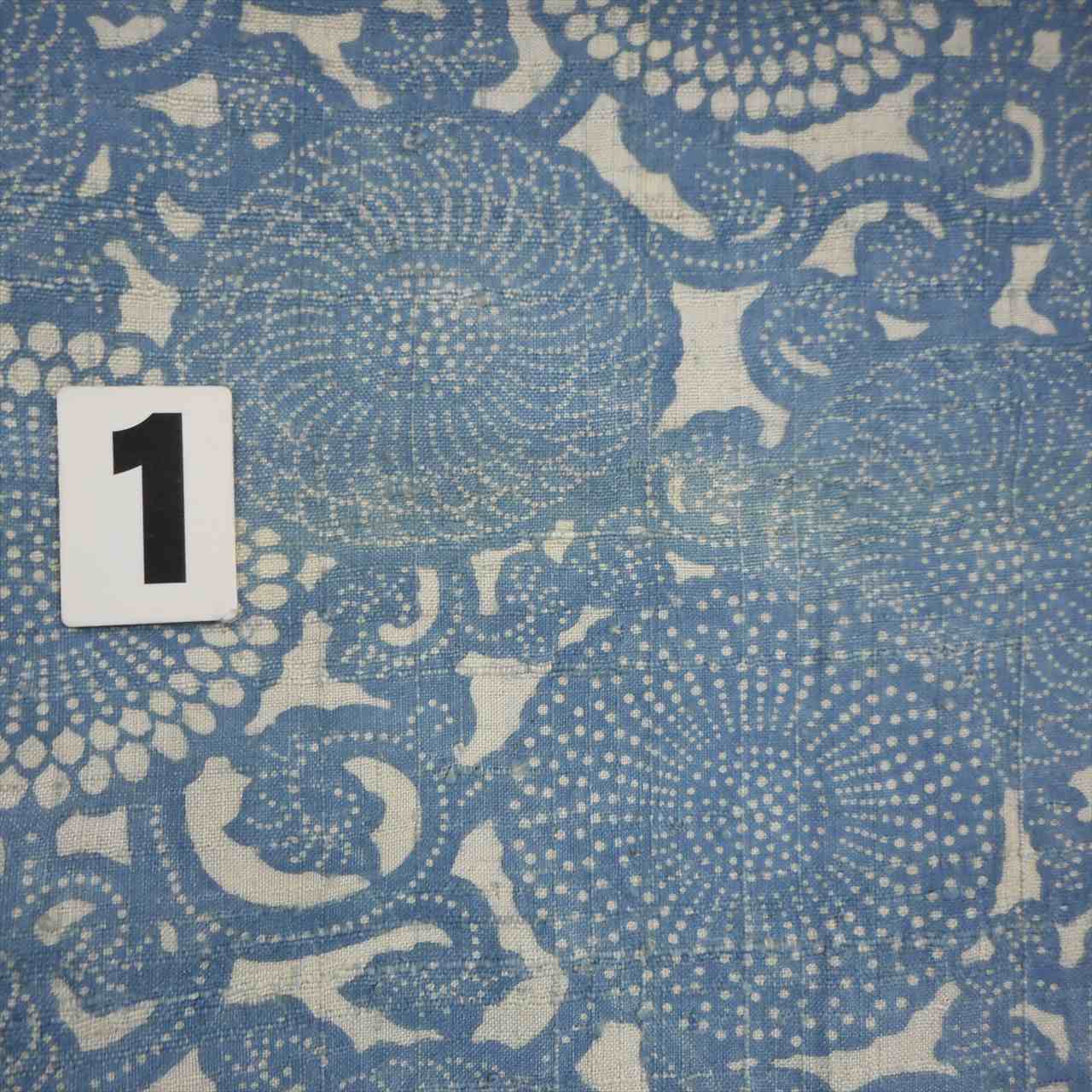[Used] Tsumugi Silk Kimono, Lined, Length 156.8cm (61.7in) (M), Sleeve Length 63.5cm (25.0in), Ready-made, Recycled Kimono, Stencil-dyed, Blue with Floral Arabesque Pattern, tt2672b 