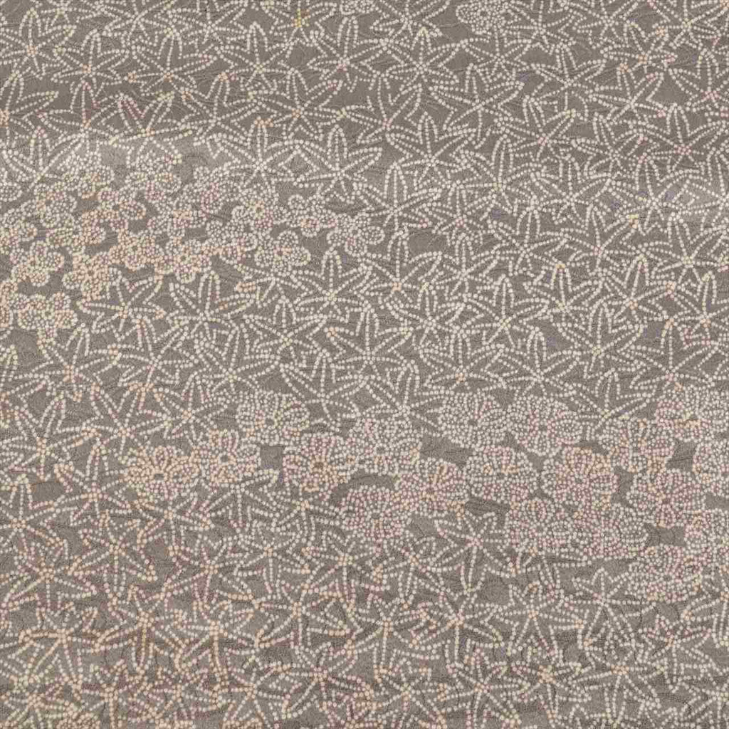[Used] Komon (small patterned) recycled kimono, lined, pure silk, length 161.0cm (63.4in), size L, sleeve length 67.0cm (26.4in), gray color, maple leaf pattern, high quality, semi-formal, spring, summer, autumn, winter, ready-made. 
