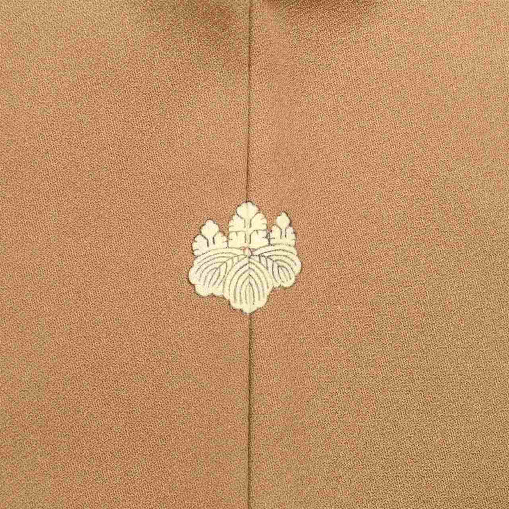 [Used] Plain colored silk kimono, length 154cm, size S, sleeve length 65cm, lined, ready-made, recycled kimono, used, brown color, with crest, tt2753b, suitable for entrance ceremonies, graduation ceremonies, kindergarten entrance ceremonies. 