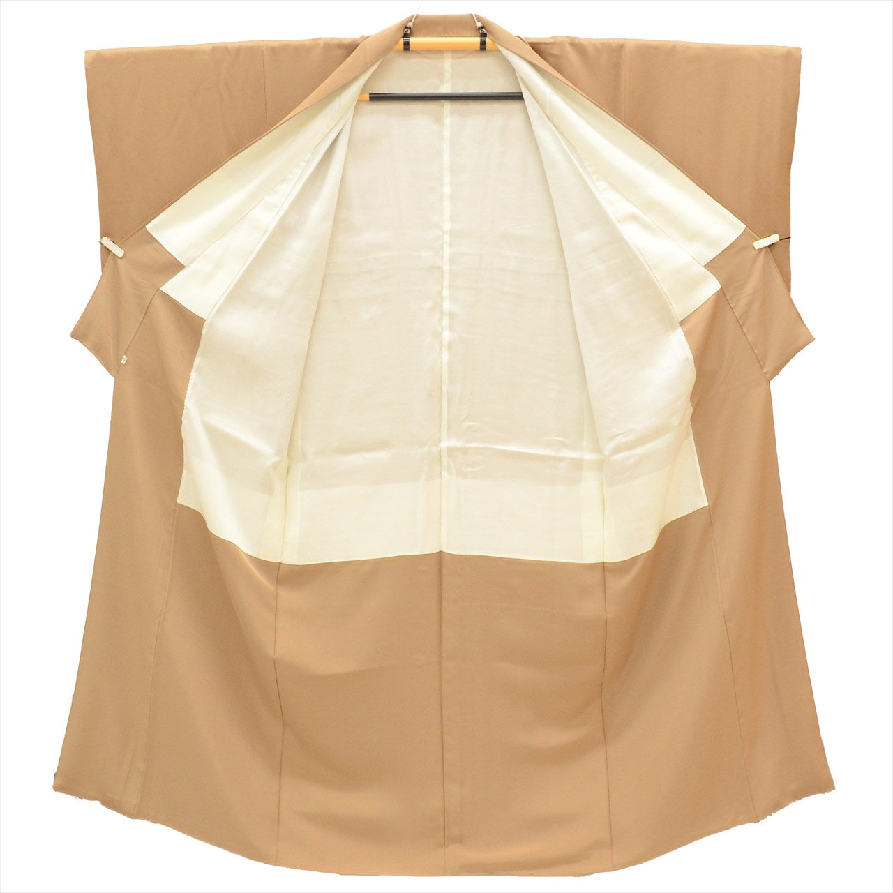[Used] Plain colored silk kimono, length 154cm, size S, sleeve length 65cm, lined, ready-made, recycled kimono, used, brown color, with crest, tt2753b, suitable for entrance ceremonies, graduation ceremonies, kindergarten entrance ceremonies. 