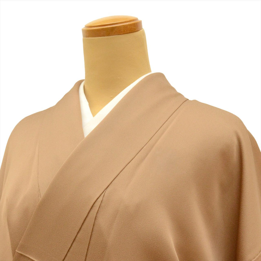 [Used] Plain colored silk kimono, length 154cm, size S, sleeve length 65cm, lined, ready-made, recycled kimono, used, brown color, with crest, tt2753b, suitable for entrance ceremonies, graduation ceremonies, kindergarten entrance ceremonies. 