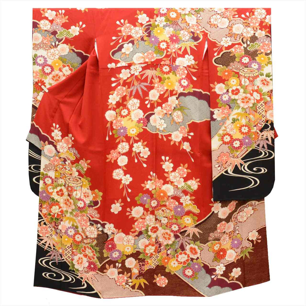 [Used] Furisode (long-sleeved kimono) - Single item, Pure silk, Length 171.5cm (67.5in), Sleeve length 70.5cm (27.8in), Ready-made, Recycled kimono, Used, Excellent condition, Red color, Floral pattern, Gold embroidery, Vintage, uu0003b 