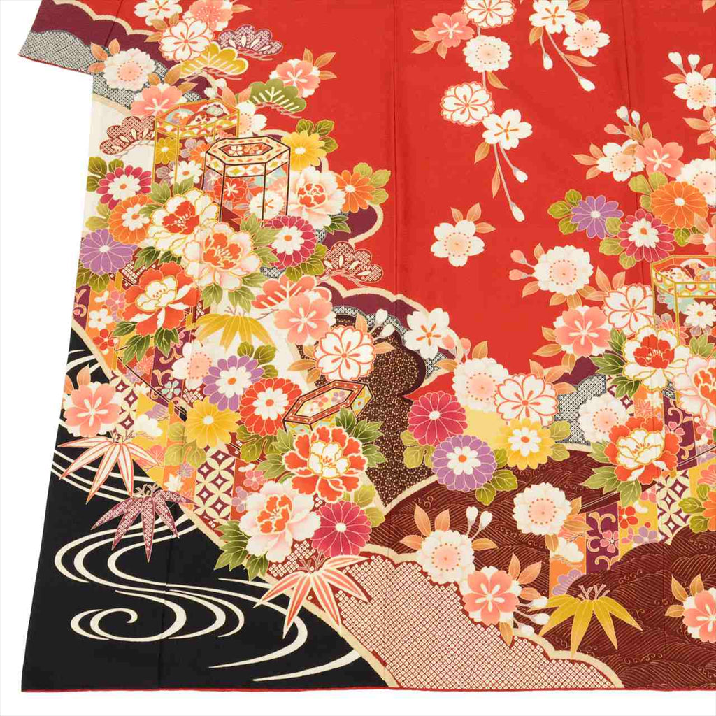 [Used] Furisode (long-sleeved kimono) - Single item, Pure silk, Length 171.5cm (67.5in), Sleeve length 70.5cm (27.8in), Ready-made, Recycled kimono, Used, Excellent condition, Red color, Floral pattern, Gold embroidery, Vintage, uu0003b 
