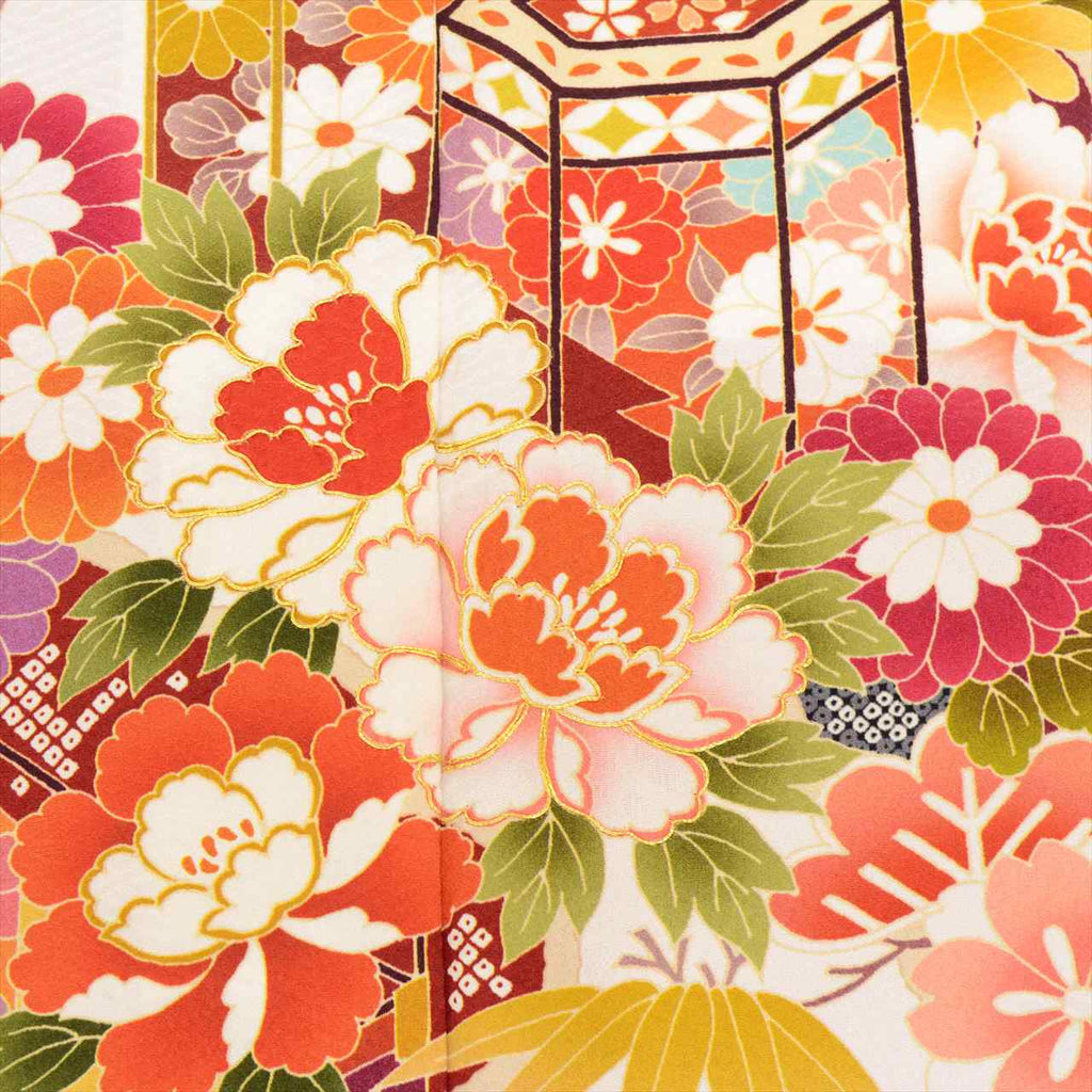 [Used] Furisode (long-sleeved kimono) - Single item, Pure silk, Length 171.5cm (67.5in), Sleeve length 70.5cm (27.8in), Ready-made, Recycled kimono, Used, Excellent condition, Red color, Floral pattern, Gold embroidery, Vintage, uu0003b 