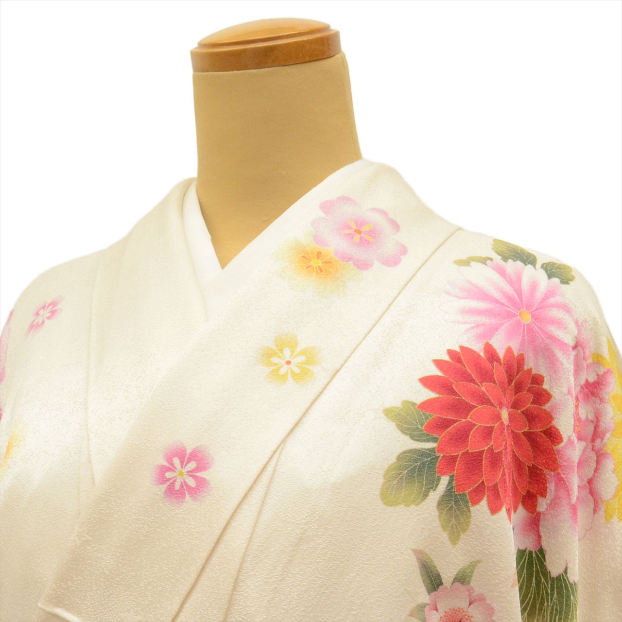 [Used] Furisode (long-sleeved kimono) - Single item, Pure silk, Length 165.5cm (65.2in) (L), Sleeve length 69.5cm (27.4in), Ready-made, Recycled kimono, Used, White with floral cord pattern, Silver accents, Vintage, uu0005b 