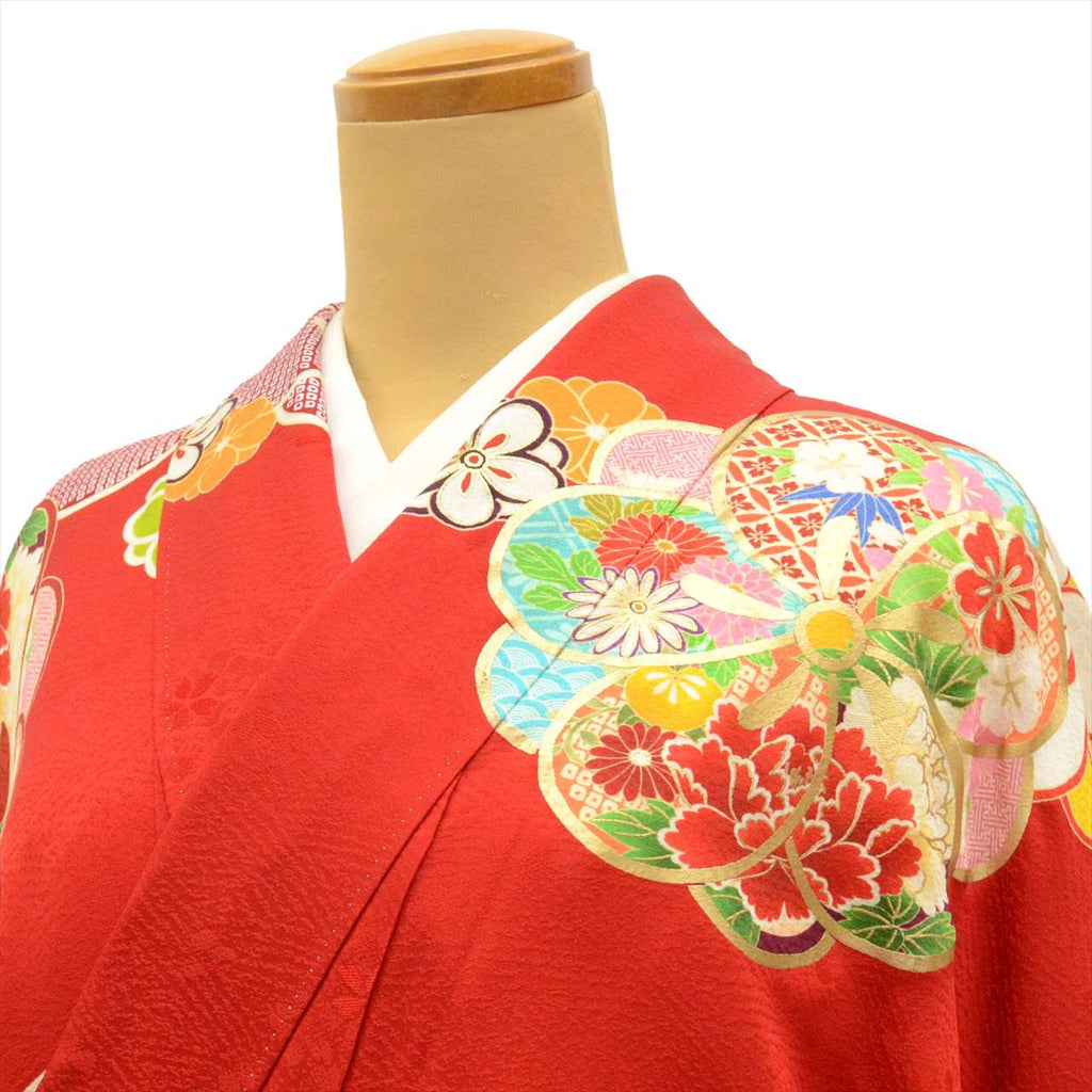 Furisode (long-sleeved kimono) - Single item, Pure silk, Length 175.5cm (69.1in), Size LL, Sleeve length 70.5cm (27.8in), Ready-made, Recycled kimono, Excellent condition, Ready-made, Red color, Floral pattern, Gold embroidery, Vintage, uu0018b 