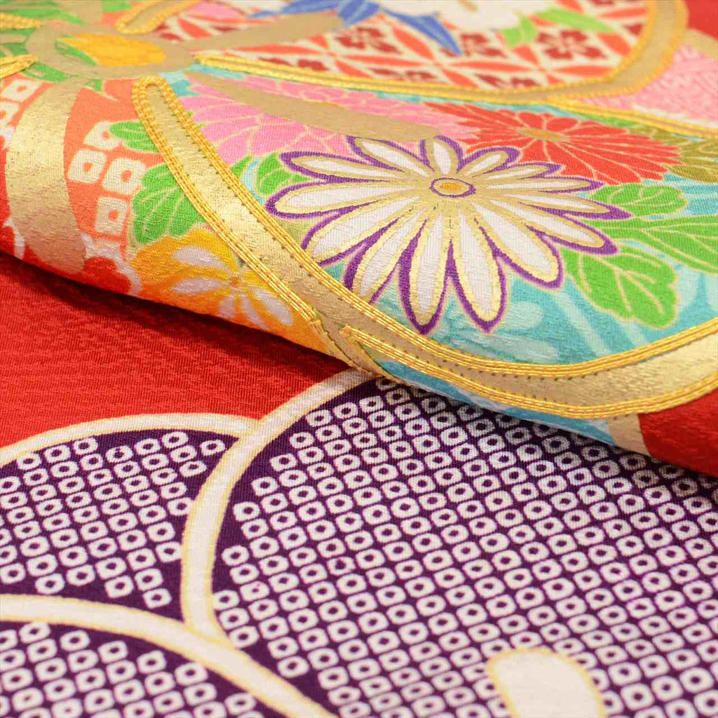 Furisode (long-sleeved kimono) - Single item, Pure silk, Length 175.5cm (69.1in), Size LL, Sleeve length 70.5cm (27.8in), Ready-made, Recycled kimono, Excellent condition, Ready-made, Red color, Floral pattern, Gold embroidery, Vintage, uu0018b 