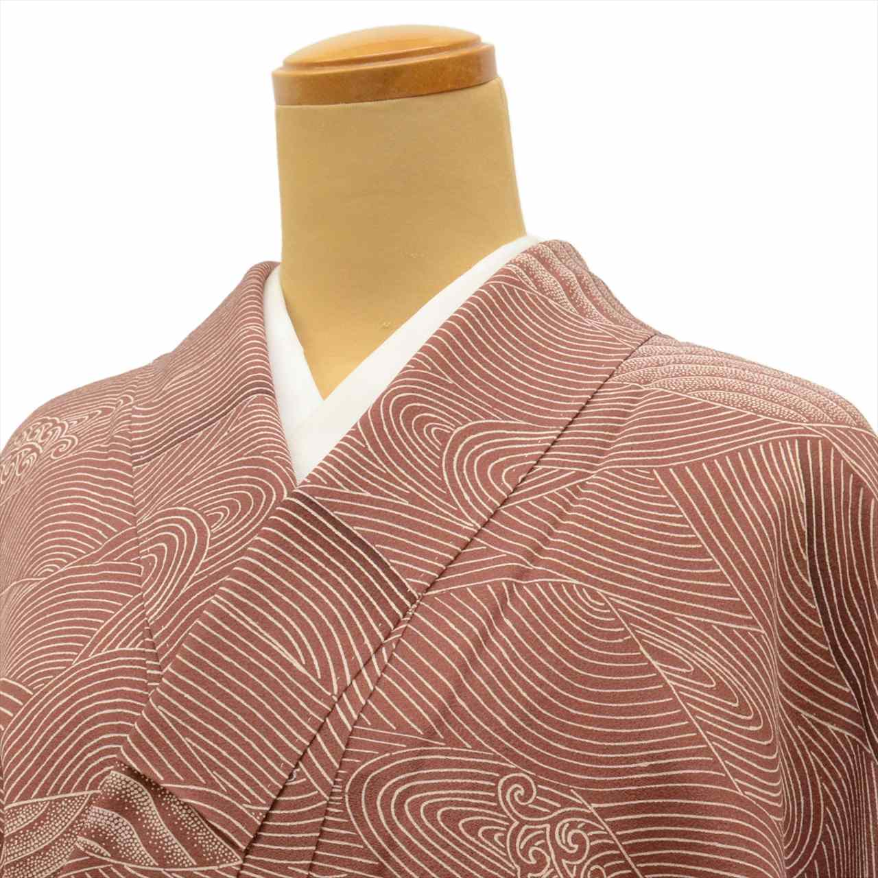 [Used] Komon (small patterned) recycled kimono, pure silk, length 158.0cm (62.2in) (size M), sleeve length 63.5cm (25.0in), lined, used, brown, wave pattern, crepe fabric, high quality, semi-formal, spring, summer, autumn, winter, ready-made. 