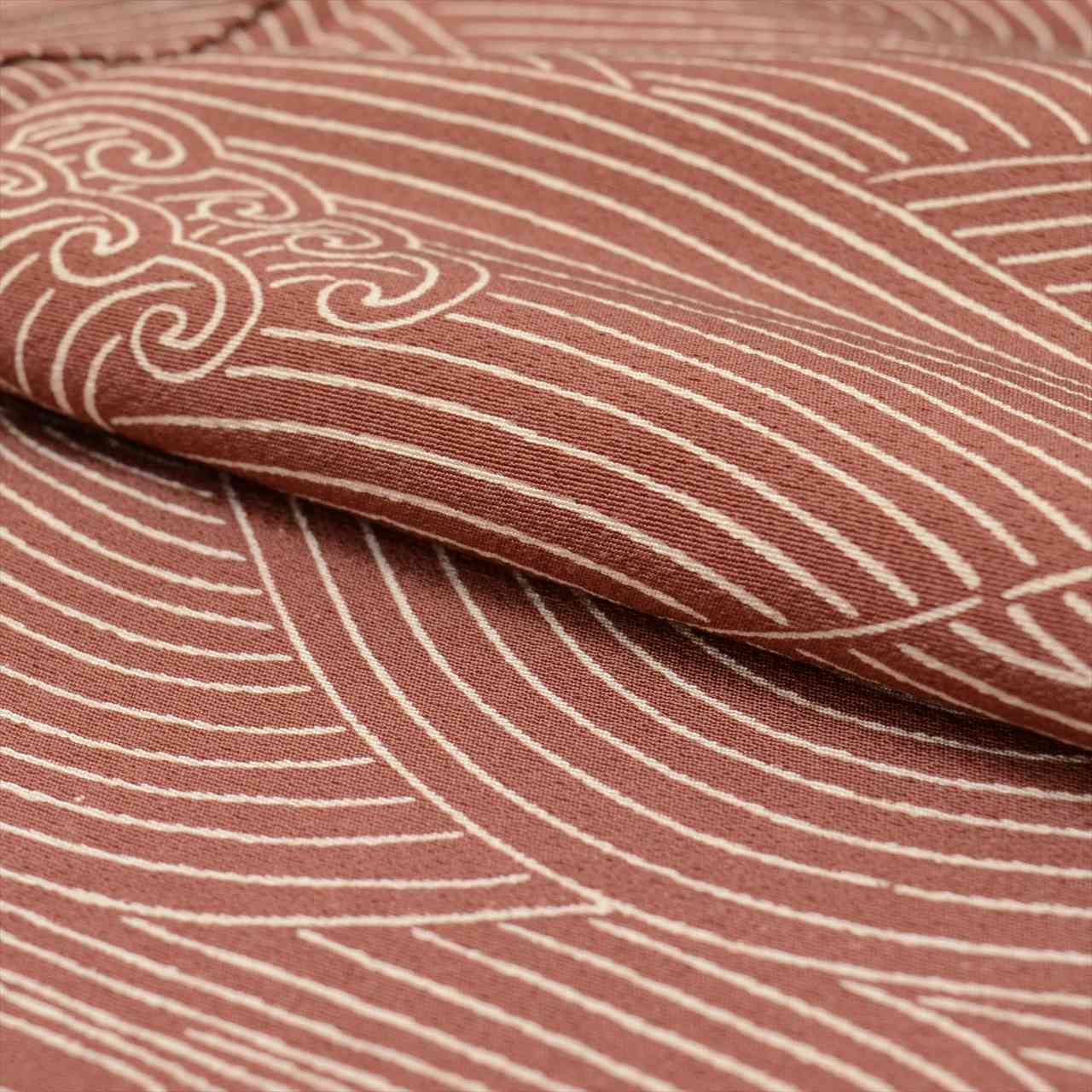 [Used] Komon (small patterned) recycled kimono, pure silk, length 158.0cm (62.2in) (size M), sleeve length 63.5cm (25.0in), lined, used, brown, wave pattern, crepe fabric, high quality, semi-formal, spring, summer, autumn, winter, ready-made. 