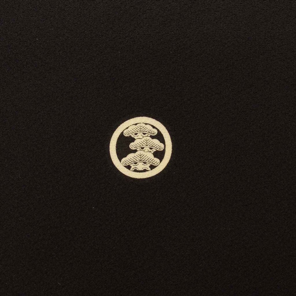 [Used] Black formal kimono (Kurotomesode), pure silk, length 154.0cm (60.6in) (size S), sleeve length 63.0cm (24.8in), lined, ready-made, used, recycled kimono, black, landscape and pine tree pattern, double lining, five crests, with signature, uu0037b 