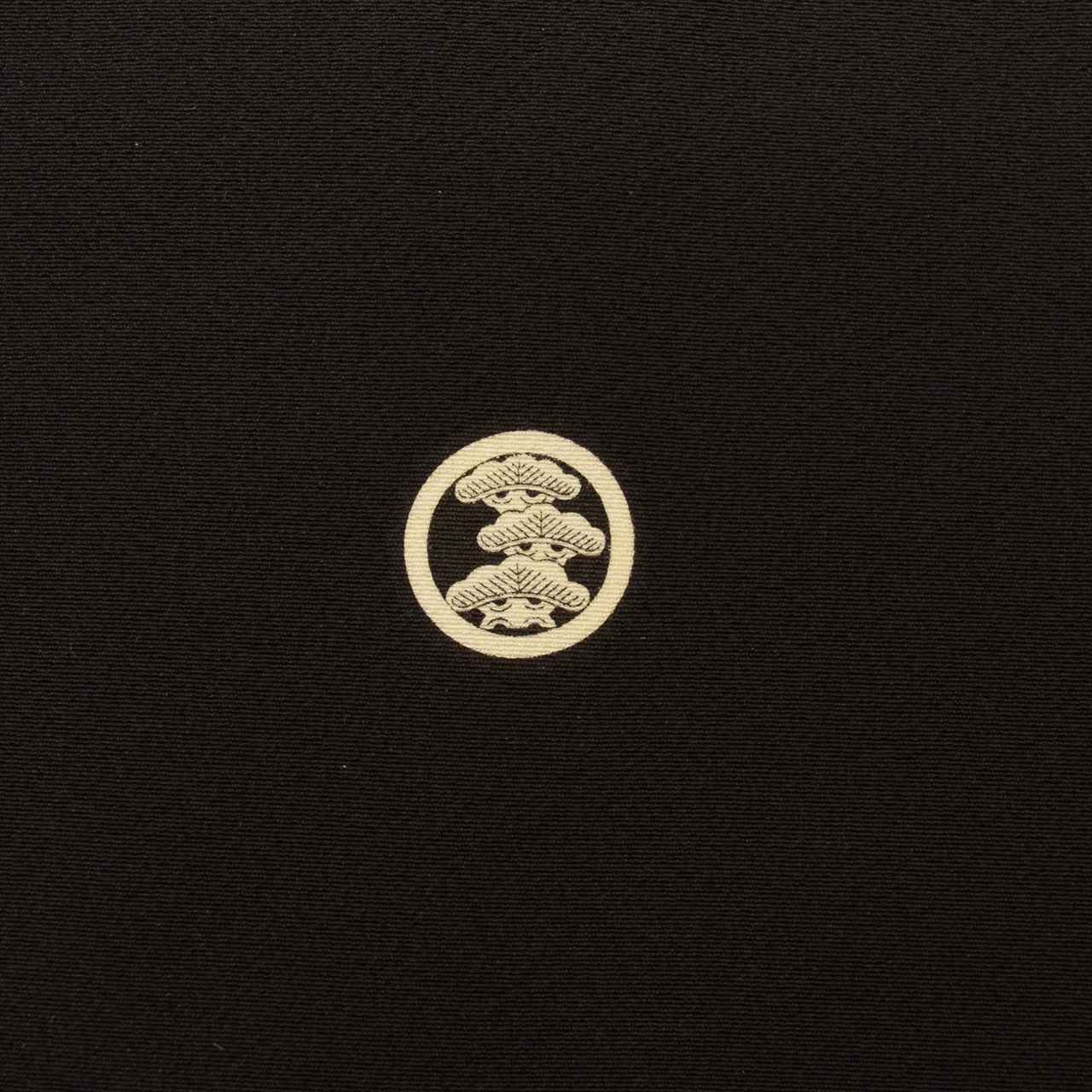 [Used] Black formal kimono (Kurotomesode), pure silk, length 154.0cm (60.6in) (size S), sleeve length 63.0cm (24.8in), lined, ready-made, used, recycled kimono, black, landscape and pine tree pattern, double lining, five crests, with signature, uu0037b 