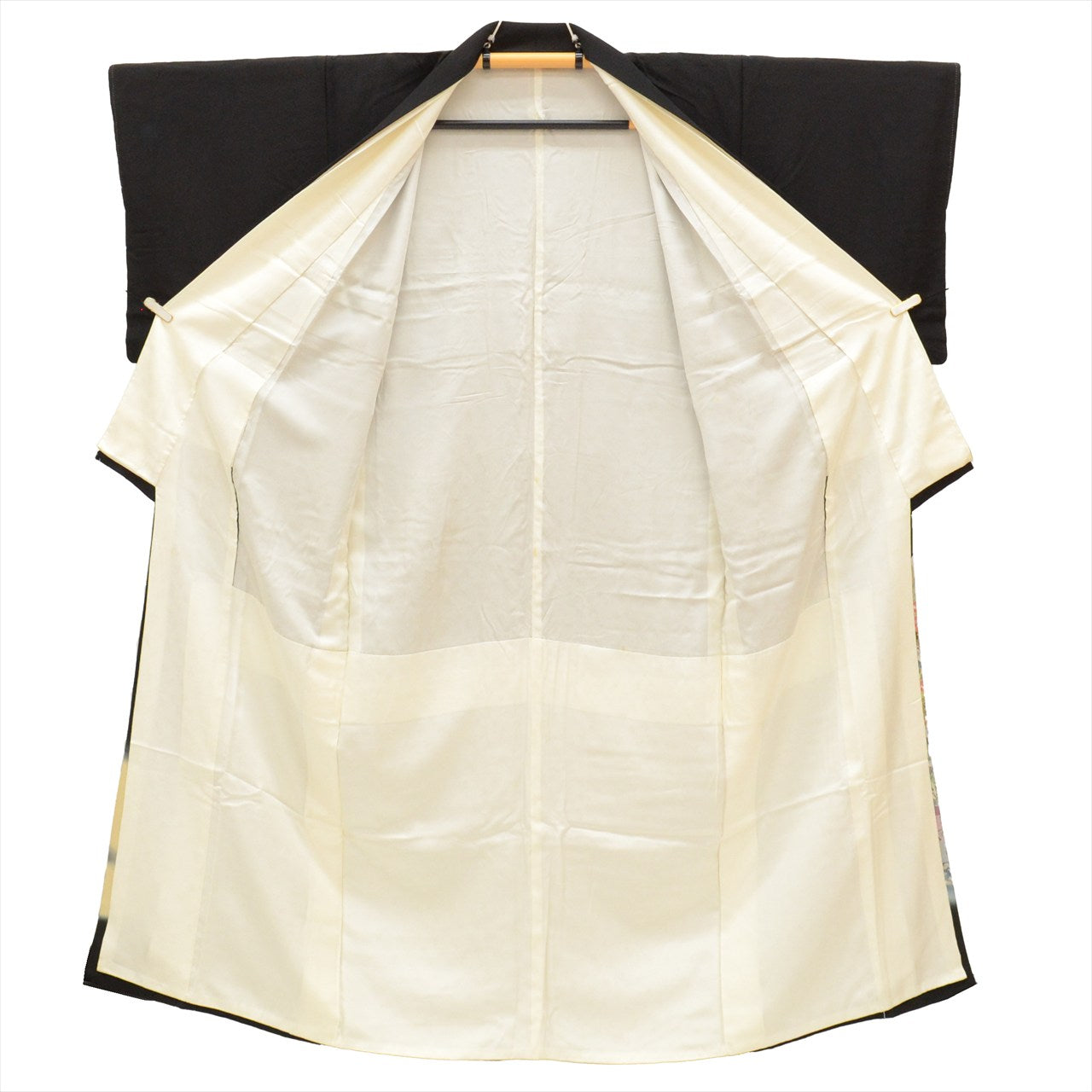 [Used] Black formal kimono (Kurotomesode), pure silk, length 154.0cm (60.6in) (size S), sleeve length 63.0cm (24.8in), lined, ready-made, used, recycled kimono, black, landscape and pine tree pattern, double lining, five crests, with signature, uu0037b 