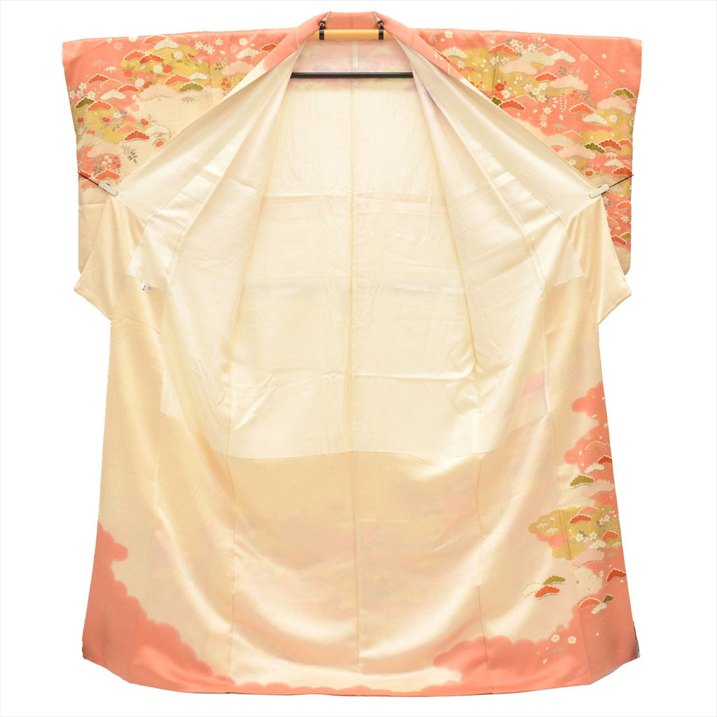 [Used] Recycled formal kimono (Houmongi), length 163.0cm (64.2in) (L), sleeve length 68.0cm (26.8in), pure silk, lined, ready-made, used, recycled kimono, white, cloud and pine tree pattern, gold leaf, gold thread embroidery, uu0038b 