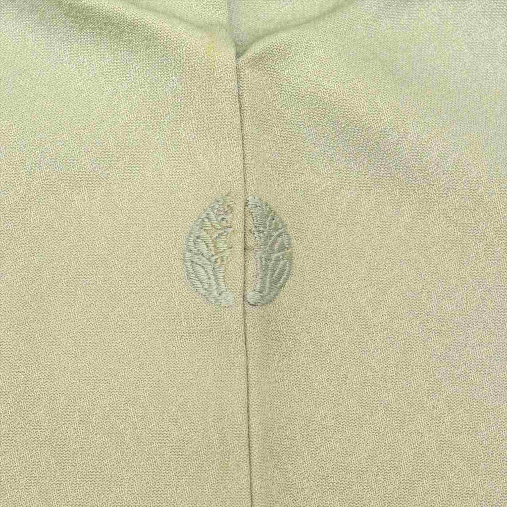 [Used] Silk formal kimono (Irotomesode), lined, length 158.0cm (62.2in) (size M), sleeve length 65.5cm (25.8in), ready-made, recycled kimono, green, fan pattern, formal kimono style, single crest, gold leaf, with signature. uu0064b 