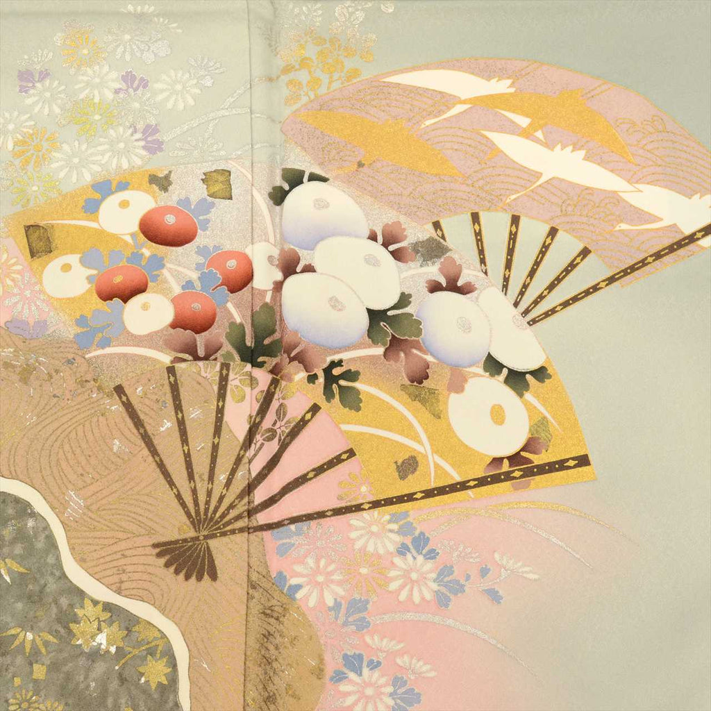 [Used] Silk formal kimono (Irotomesode), lined, length 158.0cm (62.2in) (size M), sleeve length 65.5cm (25.8in), ready-made, recycled kimono, green, fan pattern, formal kimono style, single crest, gold leaf, with signature. uu0064b 