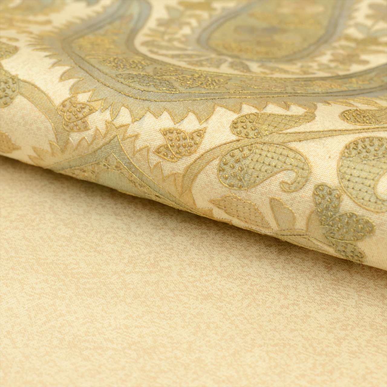 Vintage Japanese Obi | Fukuro Obi | Gold Silk | Paisley Pattern | Hikihaku Suzhou Embroidery | Sustainable | uu0074b