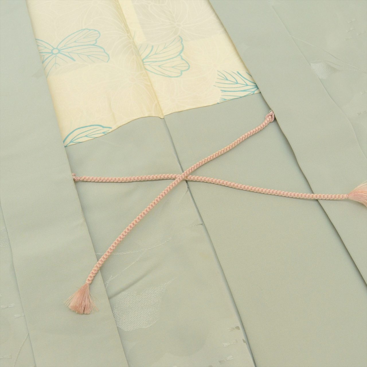 Haori (short kimono jacket), pure silk, length 78.5cm (30.9in), sleeve length 64.2cm (25.3in), ready-made, recycled kimono, green with botanical pattern, includes haori cord. uu0115b 