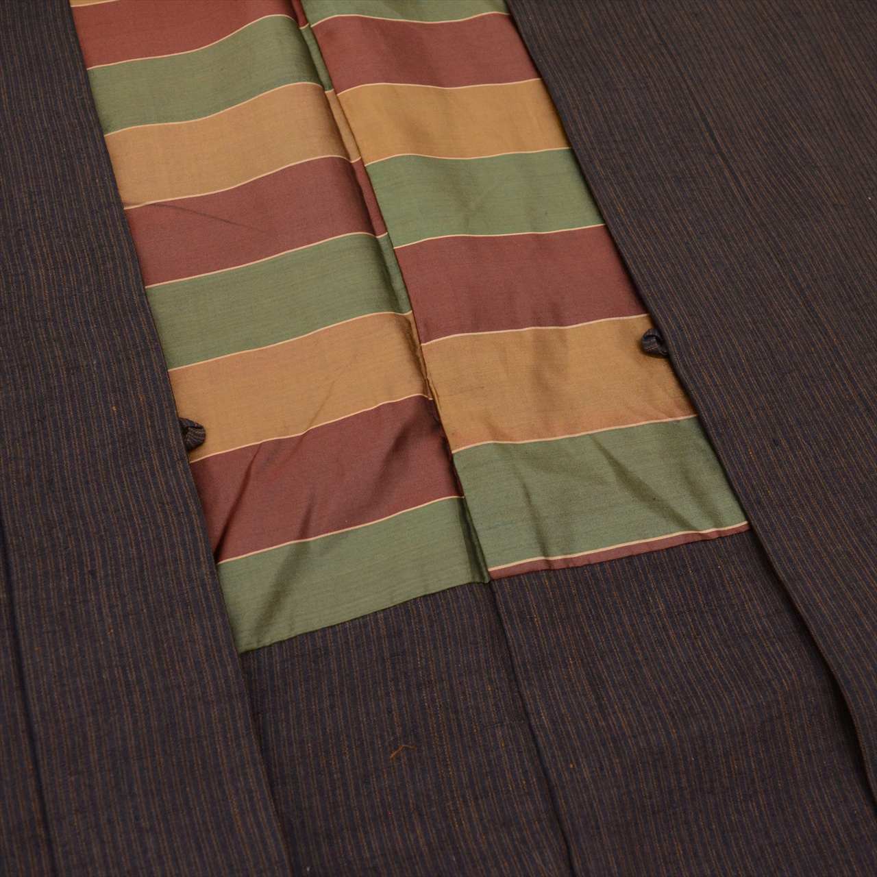 Long Haori (short kimono jacket), pure silk, Tsumugi fabric, length 95.0cm (37.4in), sleeve length 65.3cm (25.7in), men's, brown striped pattern, recycled kimono, uu0131b 