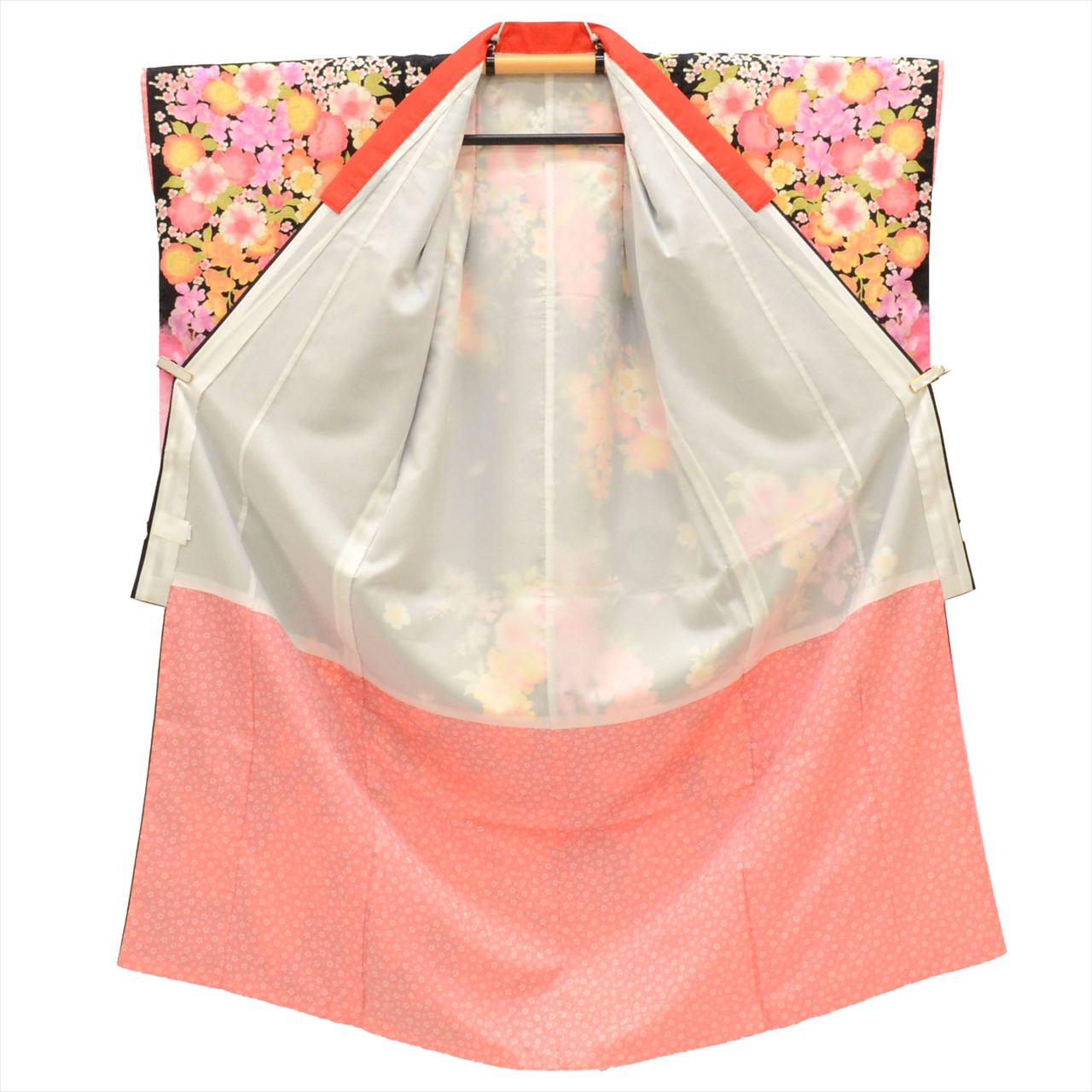 [Used] Girl's 7-year-old Shichi-Go-San Kimono, Synthetic Fiber, with Layered Collar, Ready-made, Length 133.0cm (52.4in), Sleeve Length 50.0cm (19.7in), Black with Floral Pattern, Celebration Wear, Japanese Pattern uu0166b 