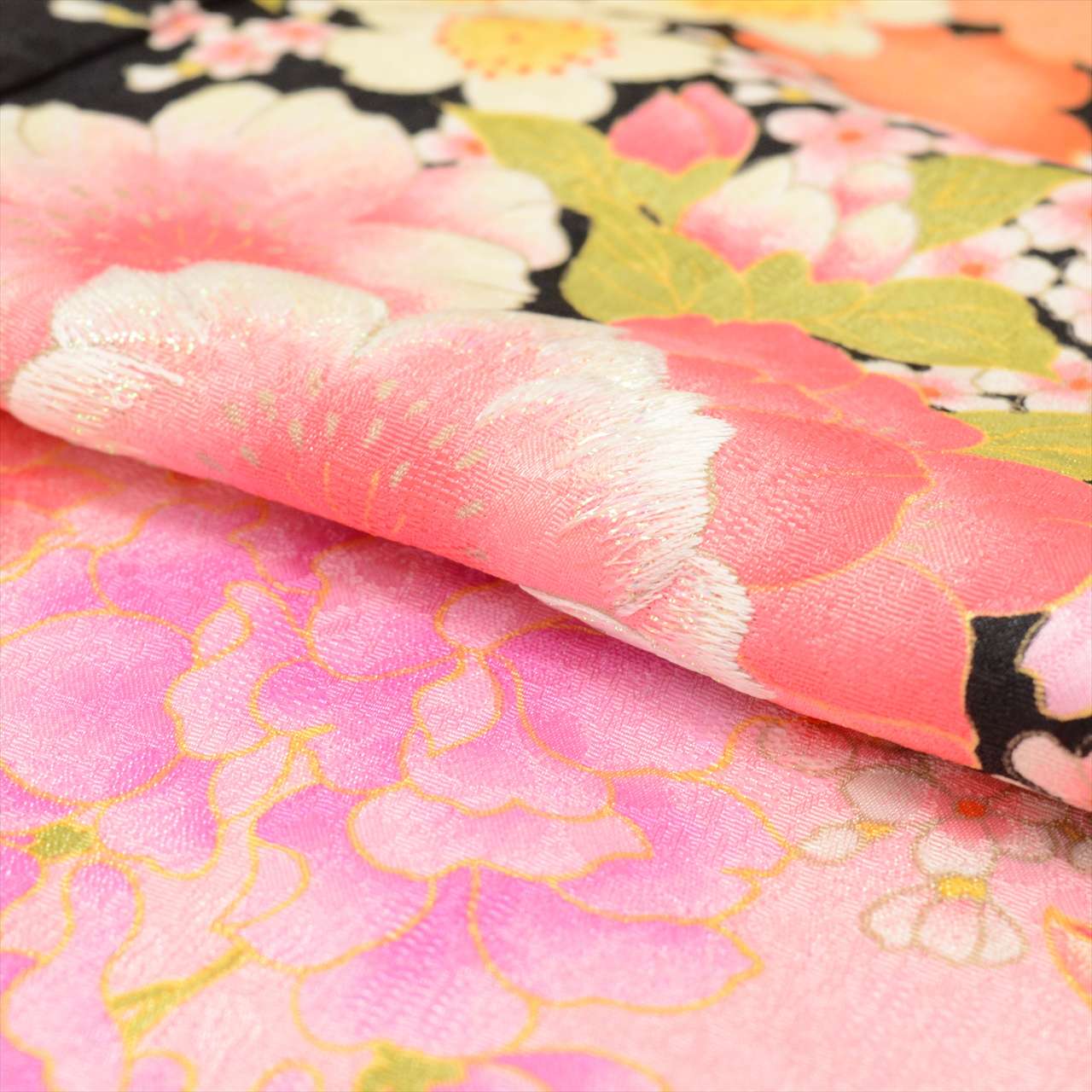 [Used] Girl's 7-year-old Shichi-Go-San Kimono, Synthetic Fiber, with Layered Collar, Ready-made, Length 133.0cm (52.4in), Sleeve Length 50.0cm (19.7in), Black with Floral Pattern, Celebration Wear, Japanese Pattern uu0166b 