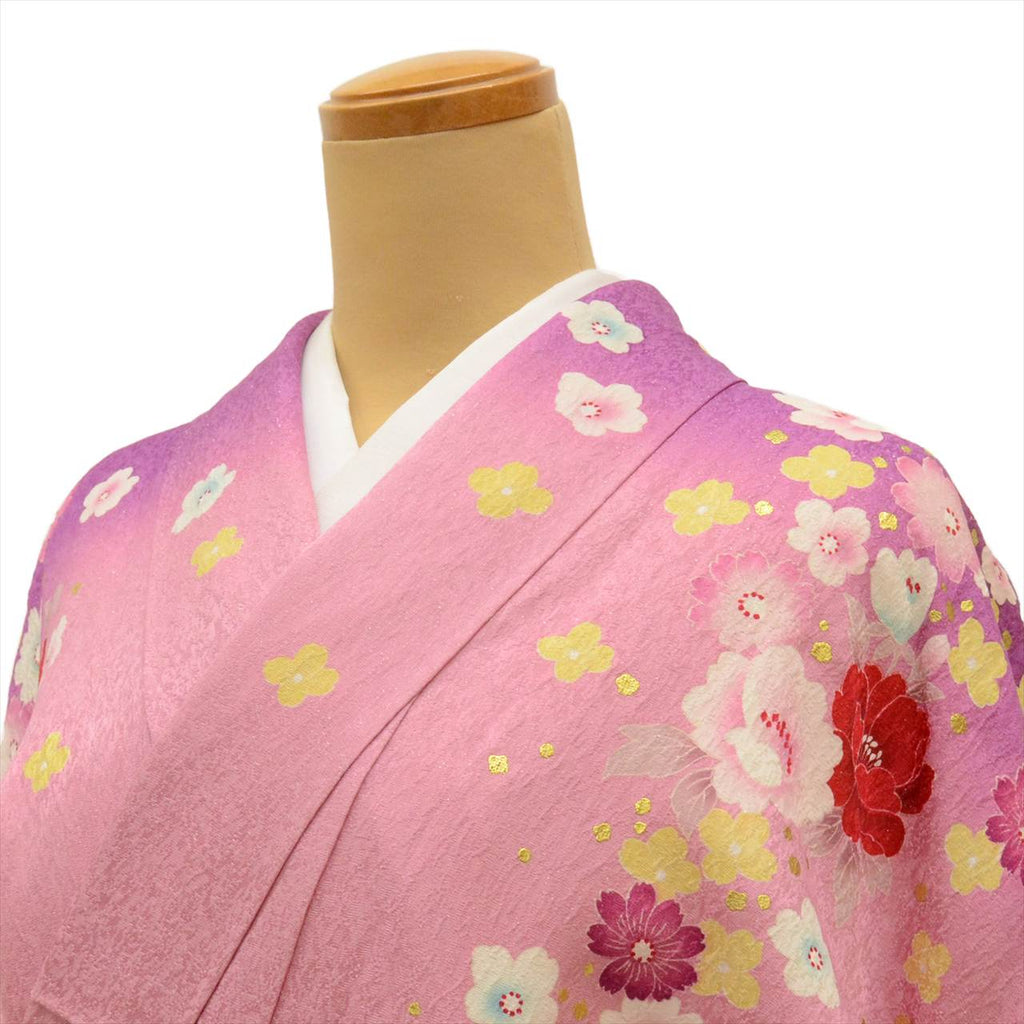 [Used] Furisode (long-sleeved kimono) - Single item, Pure silk, Length 175.0cm (68.9in) (LL size), Sleeve length 66.3cm (26.1in), Ready-made, Recycled kimono, Used, Pink, Floral pattern, Gold embroidery, Gold leaf, Vintage, uu0242b 