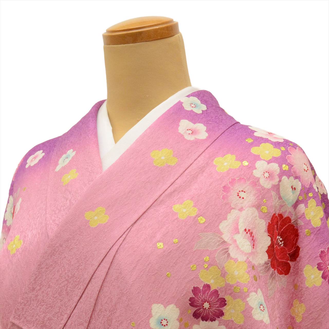 [Used] Furisode (long-sleeved kimono) - Single item, Pure silk, Length 175.0cm (68.9in) (LL size), Sleeve length 66.3cm (26.1in), Ready-made, Recycled kimono, Used, Pink, Floral pattern, Gold embroidery, Gold leaf, Vintage, uu0242b 