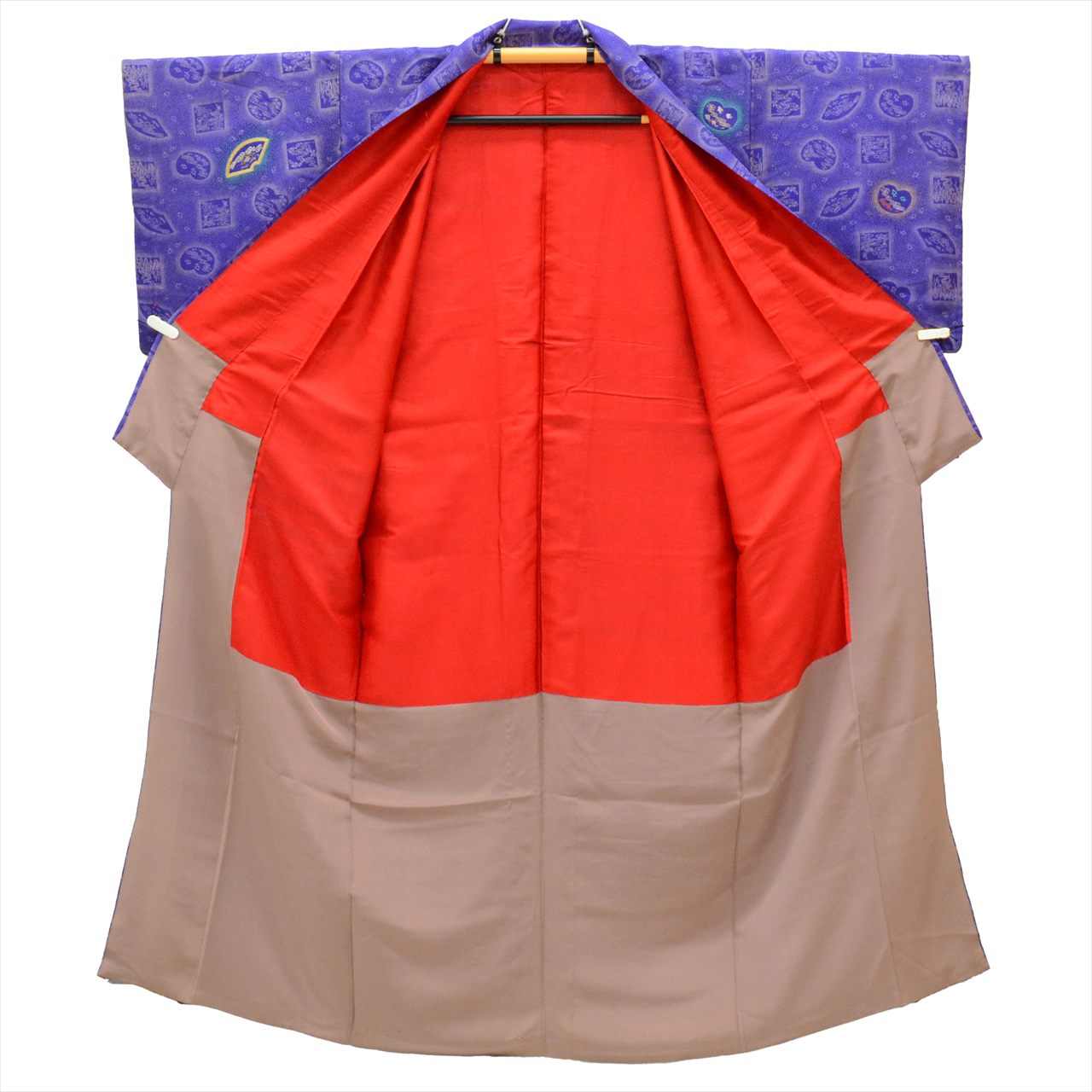 [Used] Komon (small patterned) recycled kimono, pure silk, lined, length 151.5cm (59.6in), size S, sleeve length 62.0cm (24.4in), antique brown color, landscape pattern, embroidery, high quality, semi-formal, spring, summer, autumn, winter, ready-made. 