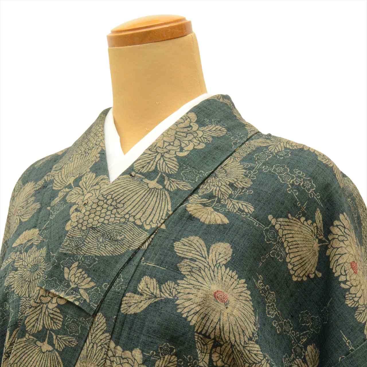 Vintage Japanese Kimono | Tsumugi | Green Silk | Chrysanthemum Pattern | Petite Size S | Sustainable | uu0271b