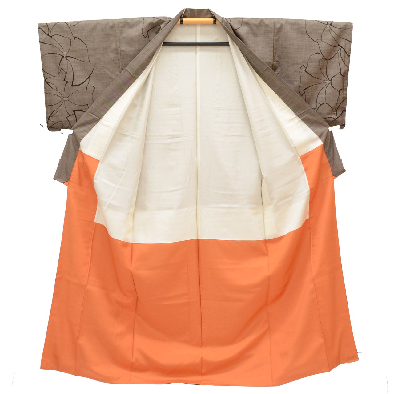 Vintage Japanese Kimono | Oshima Tsumugi | Brown Silk | Large Floral | Mud-dyed | 9-thread | Kata-su | Size M | Sustainable | uu0290b