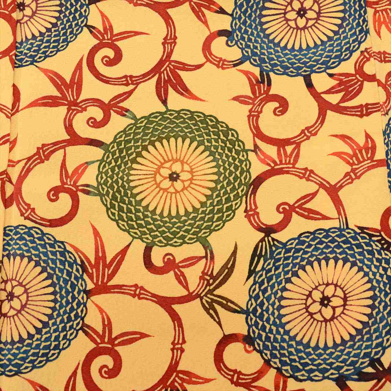 [Used] Komon (small patterned) recycled kimono, pure silk, lined, length 159cm (size M), sleeve length 65.5cm, yellowish color, floral arabesque pattern, bingata dyeing, high quality, semi-formal, spring, summer, autumn, winter, ready-made. 