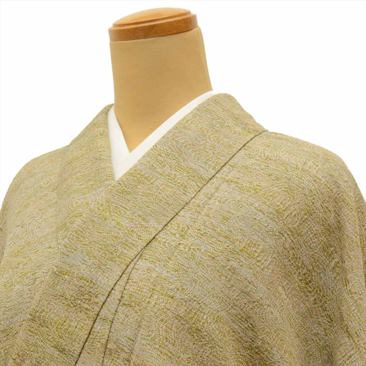 [Used] Komon (small patterned) recycled kimono, pure silk, lined, length 161.5cm (63.6in), size L, sleeve length 65.5cm (25.8in), greenish color, gradient pattern, high quality, semi-formal, spring, summer, autumn, winter, ready-made. 