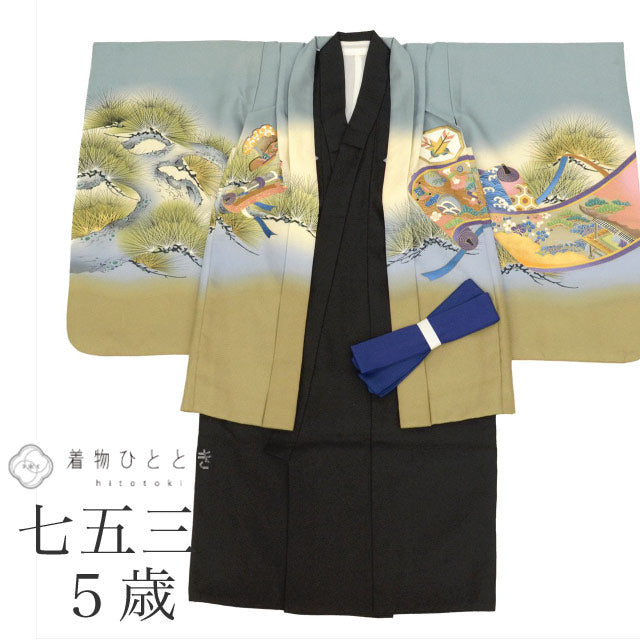 【中古】 七五三 男の子 5歳 2点セット 化繊 着物 羽織 美品 仕立て上がり リサイクル着物 身丈94.3cm 裄47.5cm グレー色系 兜文様 和柄 和装 uu0357b