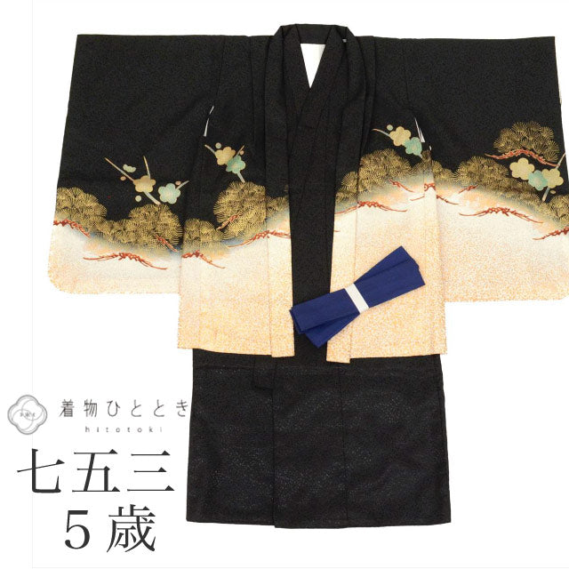 【中古】 七五三 男の子 5歳 2点セット 化繊 着物 羽織 美品 仕立て上がり リサイクル着物 身丈89.5cm 裄45cm 黒色系 鷹文様 金彩 和柄 和装 uu0365b