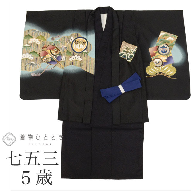 【中古】 七五三 男の子 5歳 2点セット 化繊 着物 羽織 美品 仕立て上がり リサイクル着物 身丈100.5cm 裄48.5cm 黒色系 鷹文様 金糸 和柄 和装 uu0366b