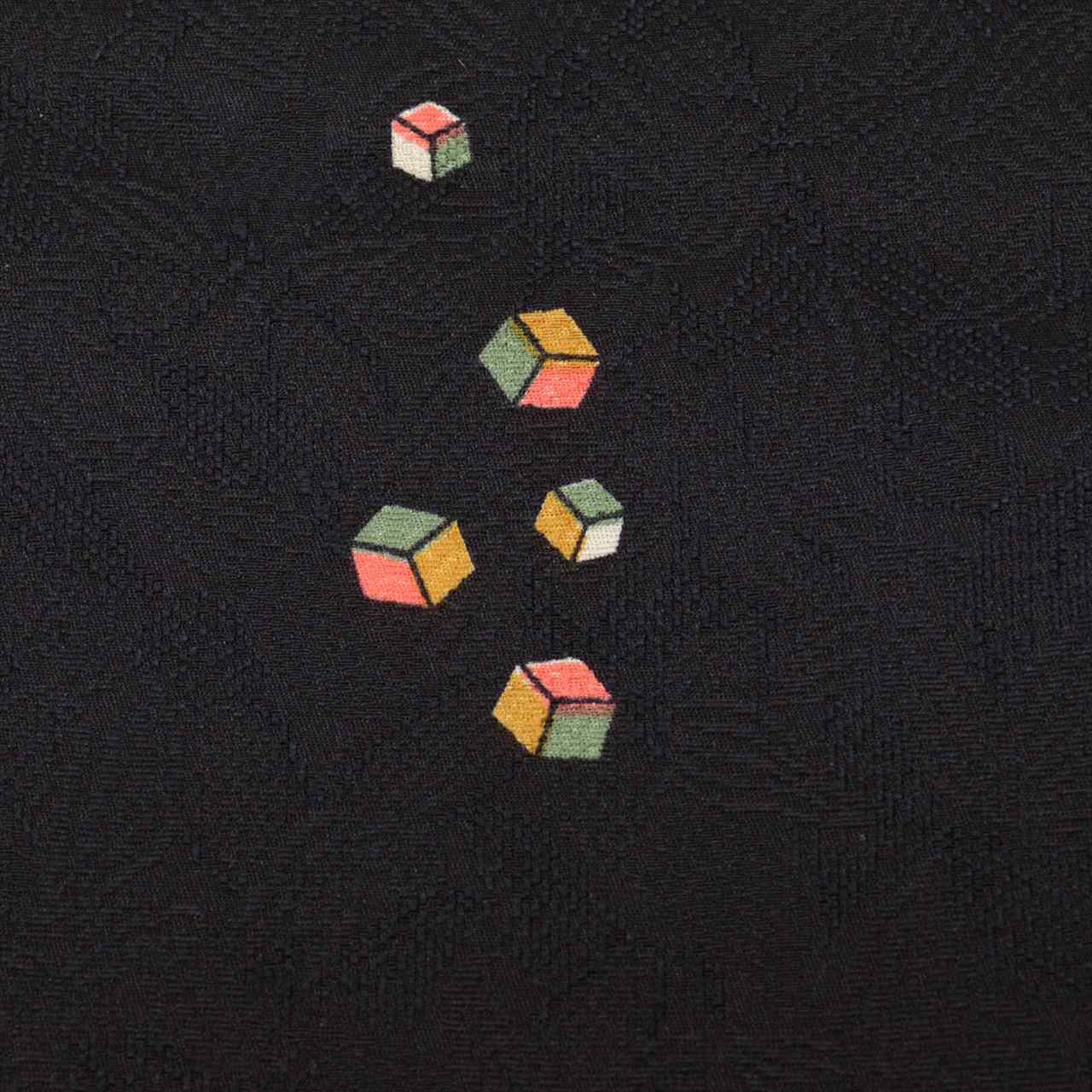 [Used] Komon (small patterned) recycled kimono, pure silk, lined, length 155.4cm, size S, sleeve length 64cm, excellent condition, black, geometric pattern, crepe fabric, high quality, semi-formal, spring, summer, autumn, winter, ready-made. 