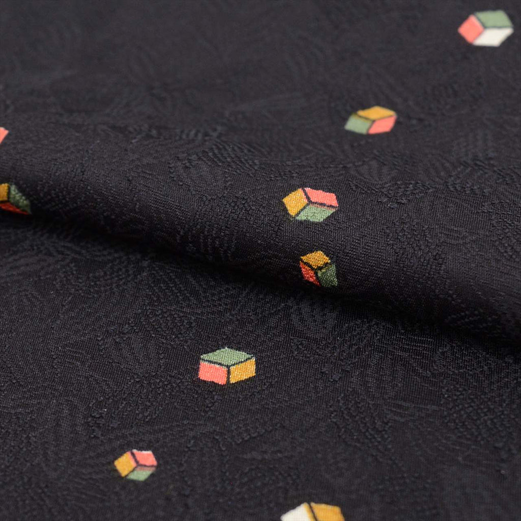 [Used] Komon (small patterned) recycled kimono, pure silk, lined, length 155.4cm, size S, sleeve length 64cm, excellent condition, black, geometric pattern, crepe fabric, high quality, semi-formal, spring, summer, autumn, winter, ready-made. 