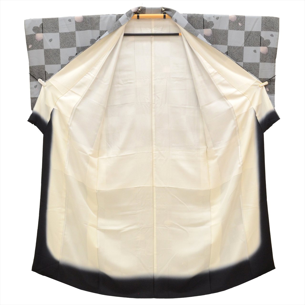 [Used] Komon (small patterned) recycled kimono, pure silk, lined, length 152.3cm, size S, sleeve length 66.8cm, gray color scheme, checkered and cherry blossom pattern, high quality, semi-formal, spring, summer, autumn, winter, ready-made. 