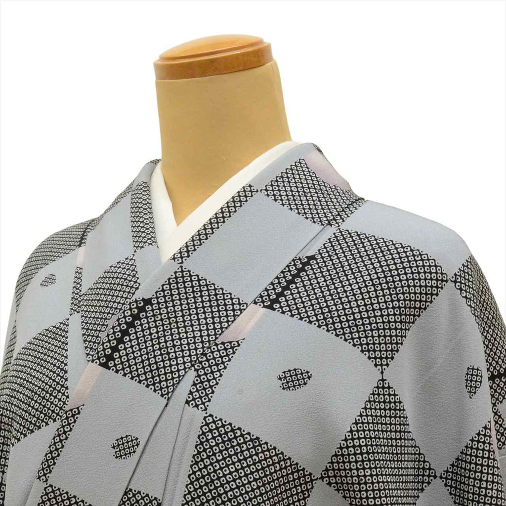 [Used] Komon (small patterned) recycled kimono, pure silk, lined, length 152.3cm, size S, sleeve length 66.8cm, gray color scheme, checkered and cherry blossom pattern, high quality, semi-formal, spring, summer, autumn, winter, ready-made. 