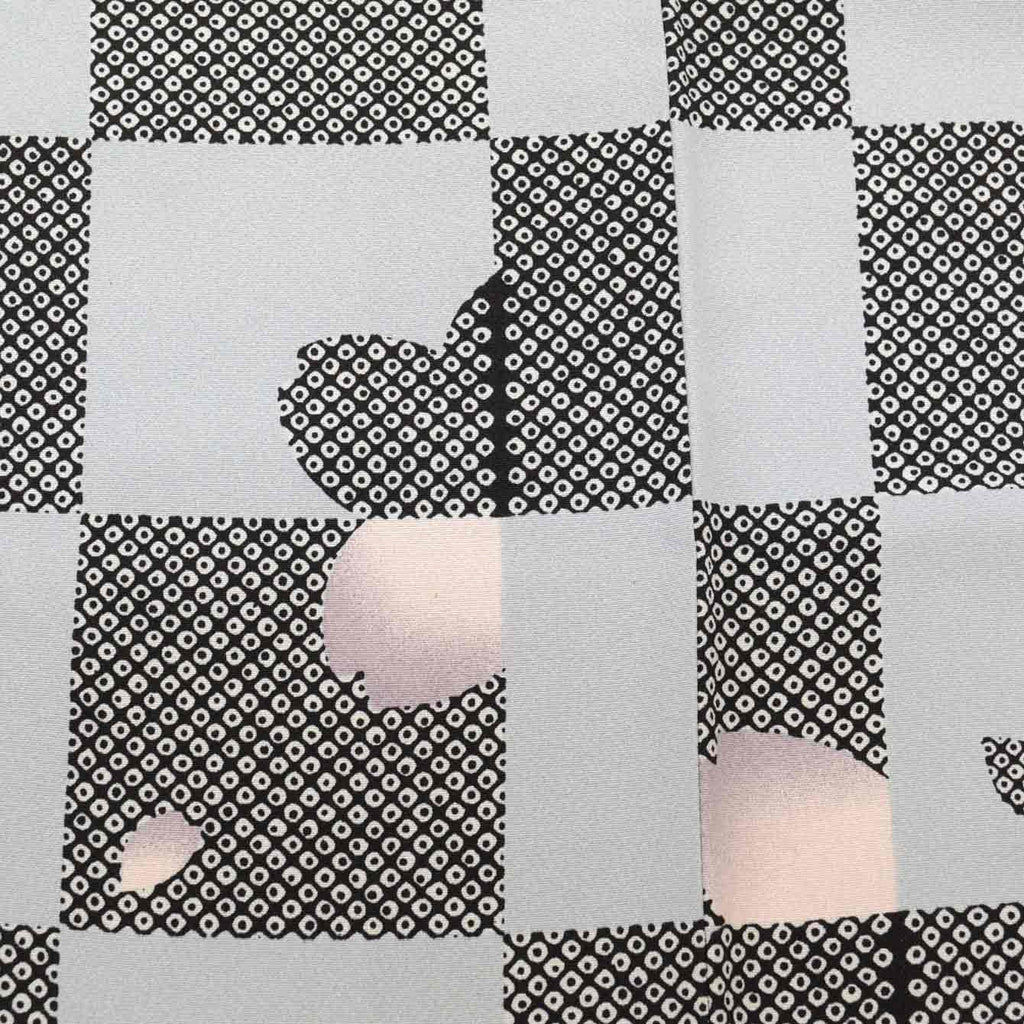 [Used] Komon (small patterned) recycled kimono, pure silk, lined, length 152.3cm, size S, sleeve length 66.8cm, gray color scheme, checkered and cherry blossom pattern, high quality, semi-formal, spring, summer, autumn, winter, ready-made. 