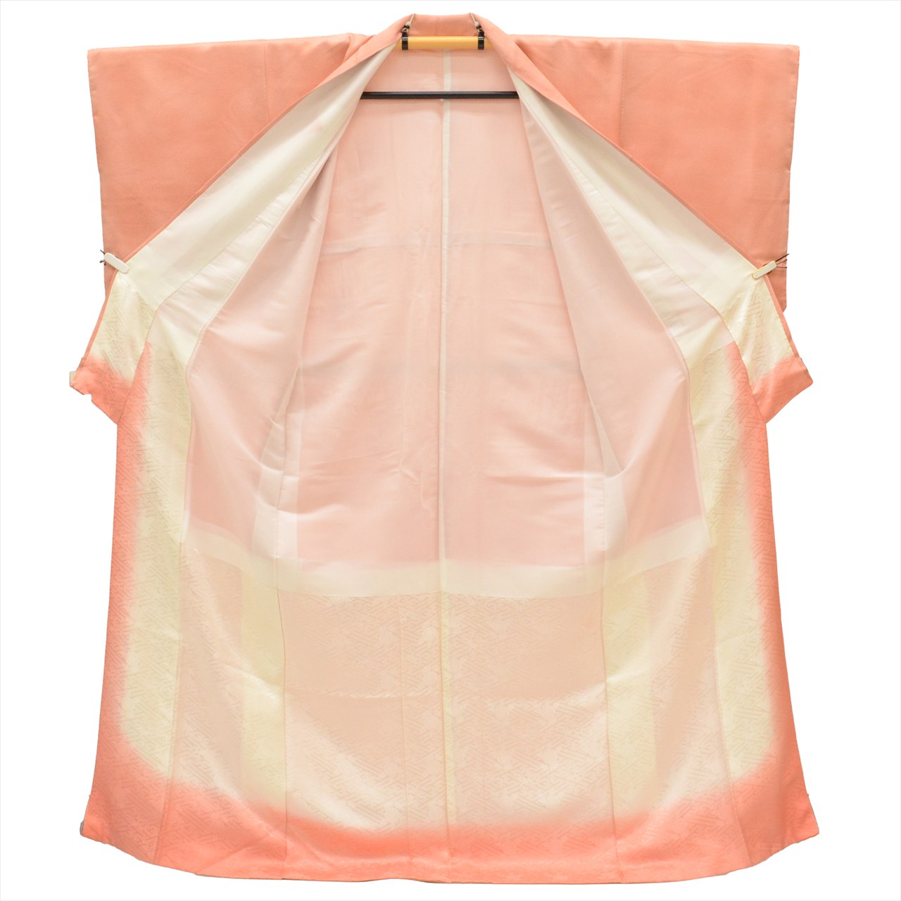 [Used] Plain colored silk kimono, length 160.4cm, size M, sleeve length 64.2cm, ready-made, lined, recycled kimono, pinkish color with gradation pattern, uu0409b, suitable for entrance ceremonies, graduation ceremonies, kindergarten entrance ceremonies. 