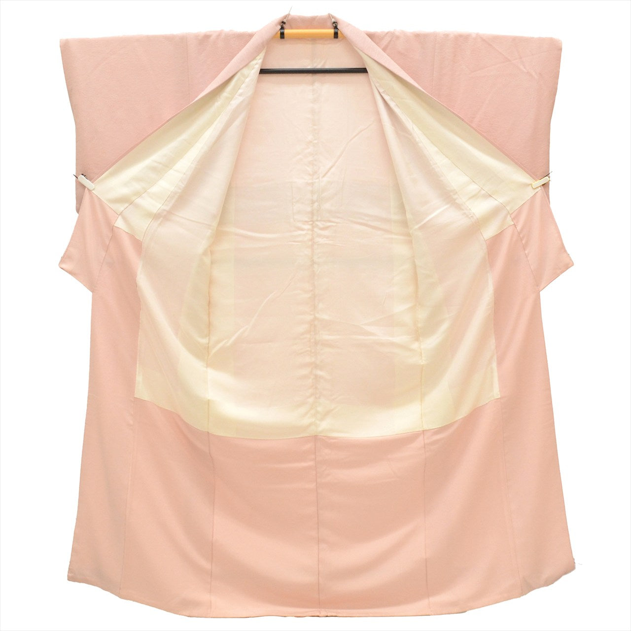 [Used] Plain-colored silk kimono, lined, ready-made, recycled kimono, length 159cm (size M), sleeve length 65cm, pinkish color, grass pattern, uu0446b, suitable for entrance ceremonies, graduation ceremonies, kindergarten entrance ceremonies. 