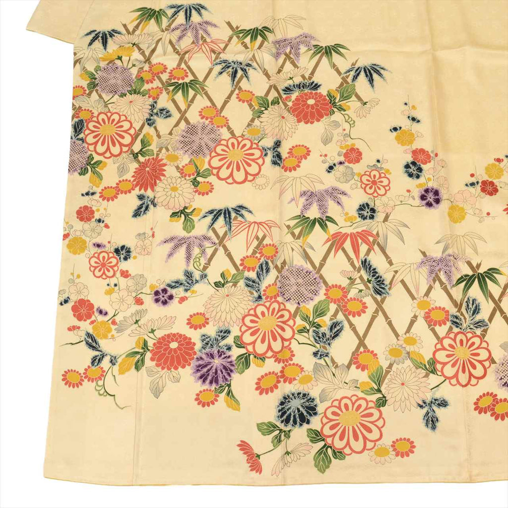 [Used] Recycled formal kimono, pure silk, length 161.5cm (63.6in), size L, sleeve length 67.0cm (26.4in), lined, ready-made, white, chrysanthemum pattern, retro style, uu0449b