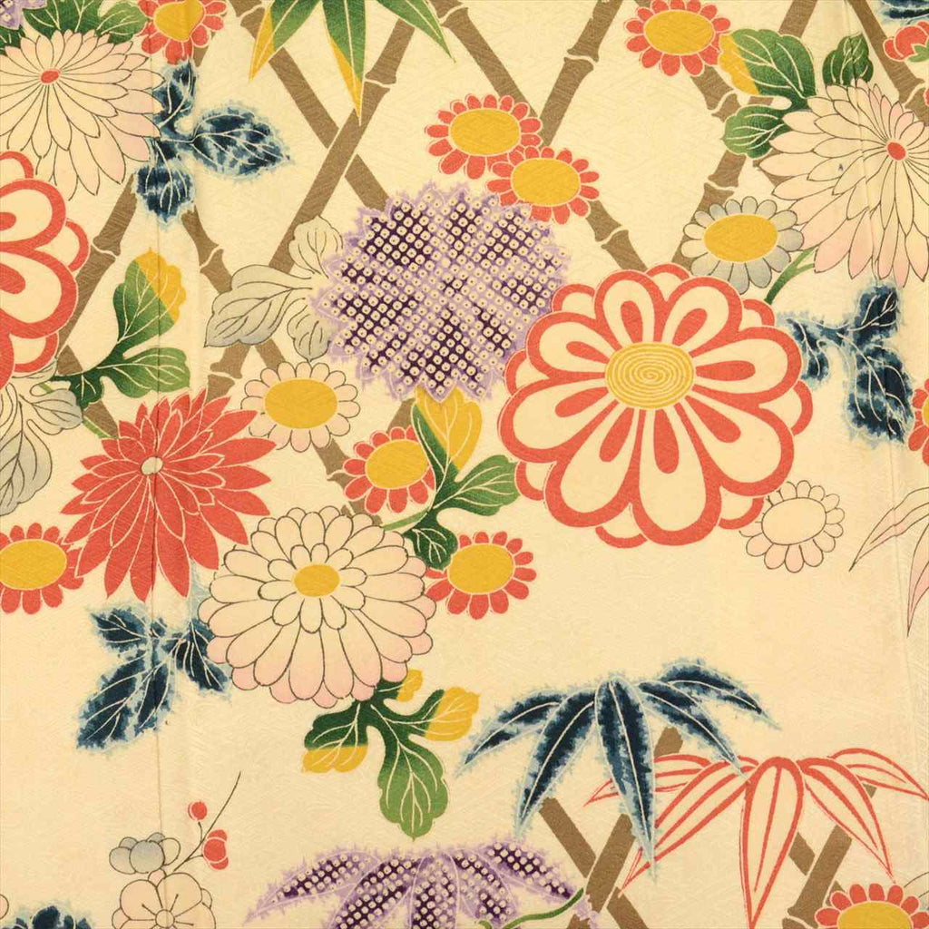 [Used] Recycled formal kimono, pure silk, length 161.5cm (63.6in), size L, sleeve length 67.0cm (26.4in), lined, ready-made, white, chrysanthemum pattern, retro style, uu0449b